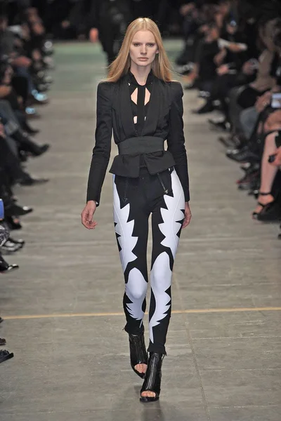 Look 34